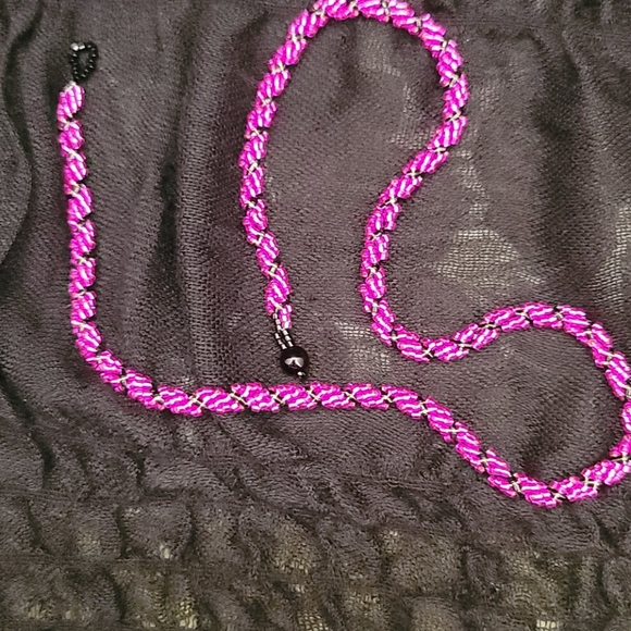 Womans handbeaded necklace - Picture 5 of 5